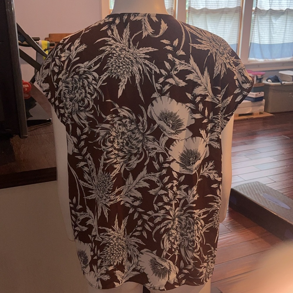 Tops - Picture 2 of 4
